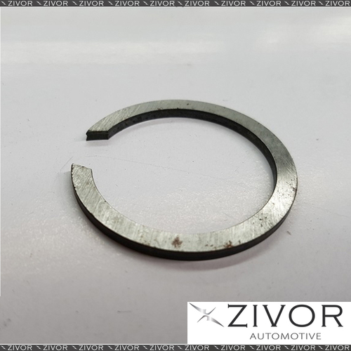 ManualTrans Input Shaft Bearing Circlip For Toyota Hilux VZN130 4RunnerFR T=2.30